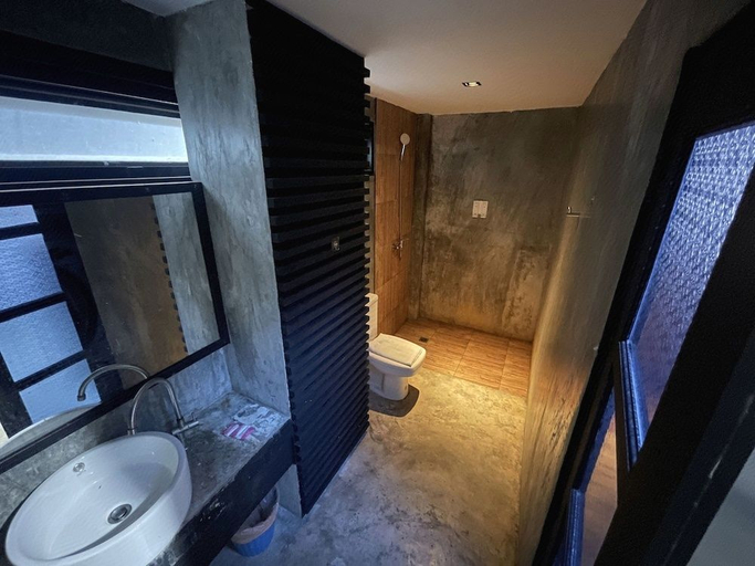Bathroom 3, Islanda Hotel Patong, Phuket Island