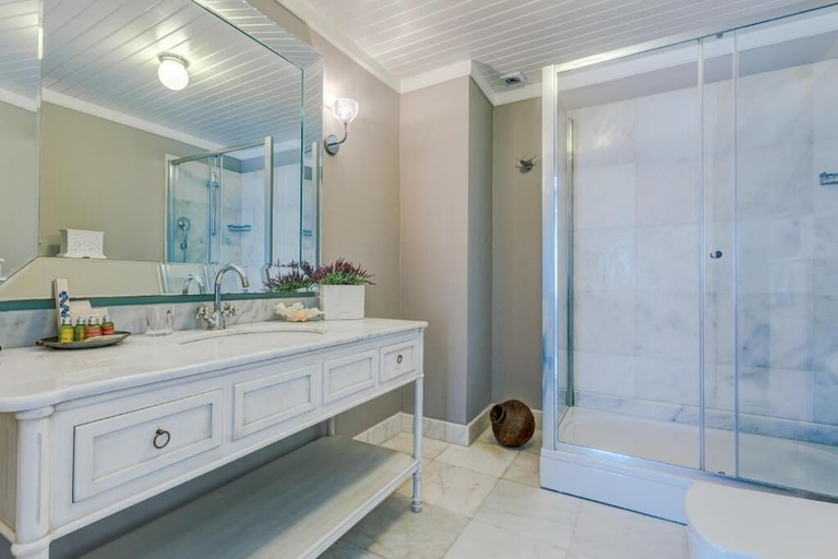 Bathroom 5, BeyEvi Alacati, Çeşme