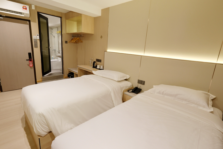 Bedroom 4, Ming Star Hotel, Kuala Terengganu