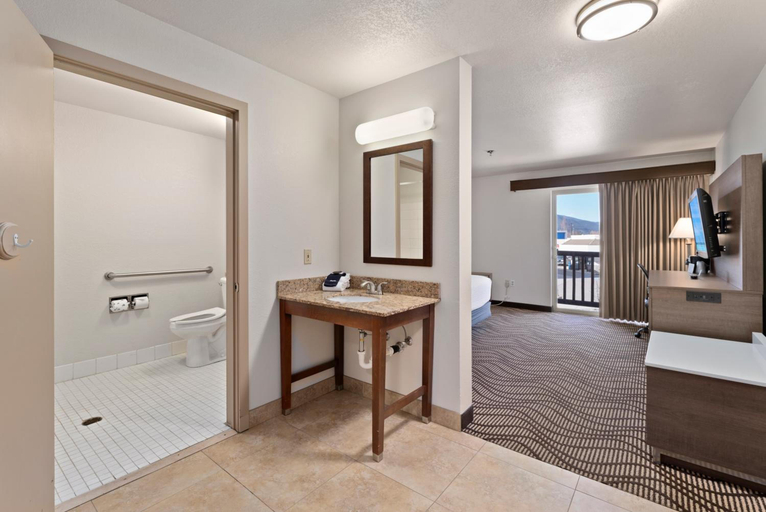 Bathroom 3, Cedar Street Hotel and Suites, Bonner