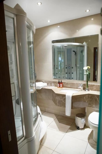 Bathroom 4, Mount Errigal
