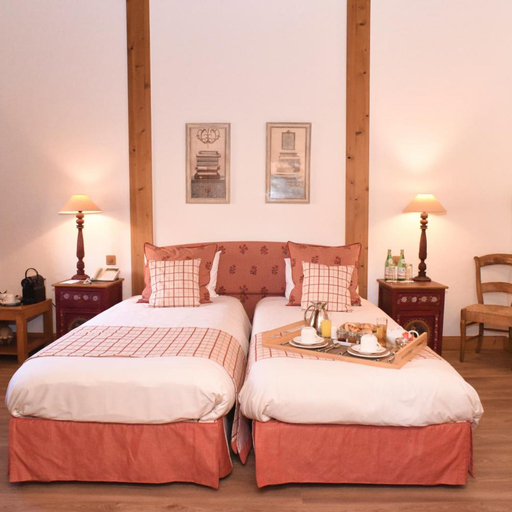 Others 5, Chalet d'Adrien, Entremont