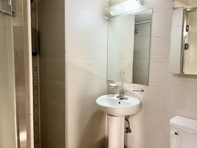 Bathroom 5, Myeongdong Merlin Hotel, Jung