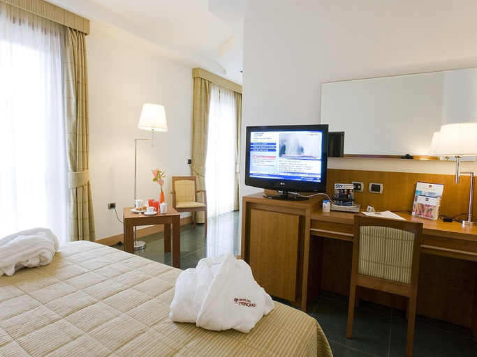 Bedroom 2, HOTEL DEI PRINCIPATI, Salerno