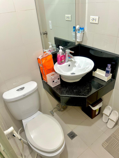 Bathroom 4, Condotel Near Naia Terminal 3, Pasay City