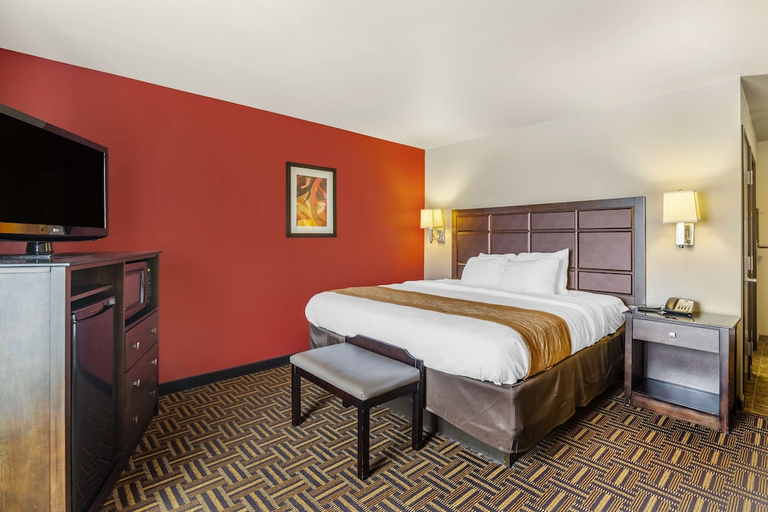 Others 4, Sonesta Essential Minot, Ward