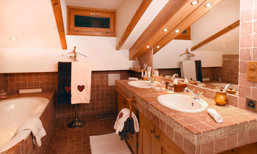 Others 4, Chalet d'Adrien, Entremont