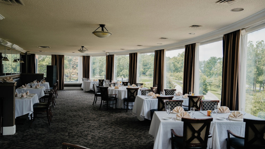 Food & Drinks 5, The Resort at Glade Springs, Raleigh