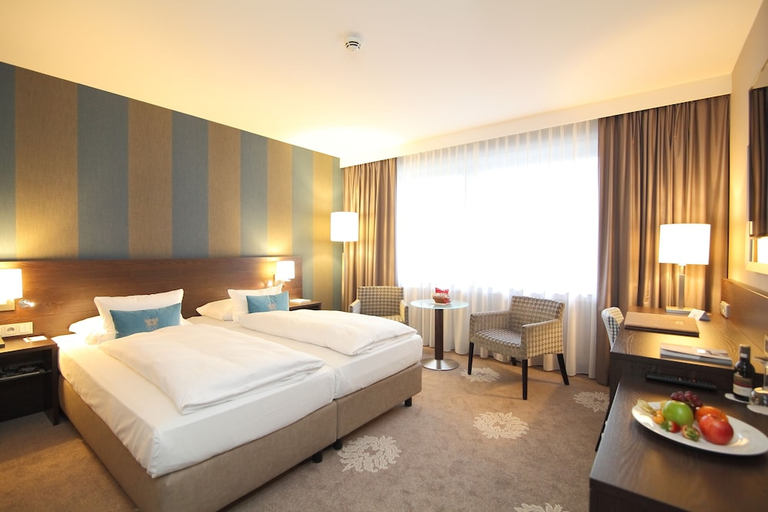 Bedroom 2, Parkhotel Wittekindshof, Dortmund