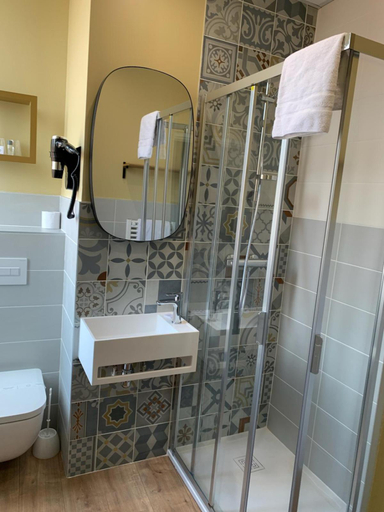 Bathroom 3, Hotel du Nord, Haute-Savoie
