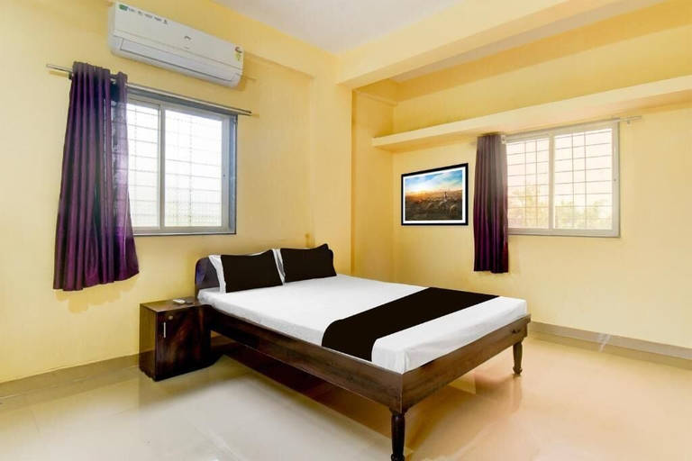Room 2, hotel jayesh palace, Pune