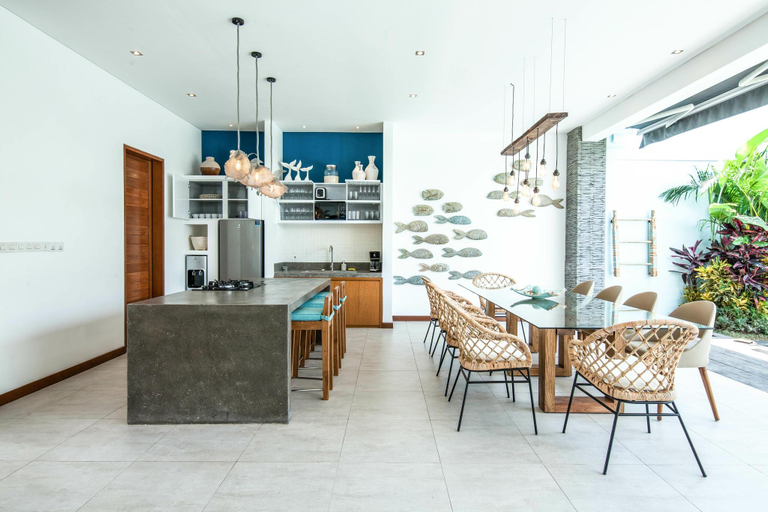 Others 4, 5BR Designer Villa, Walk to Beach, Luxury Living, Badung