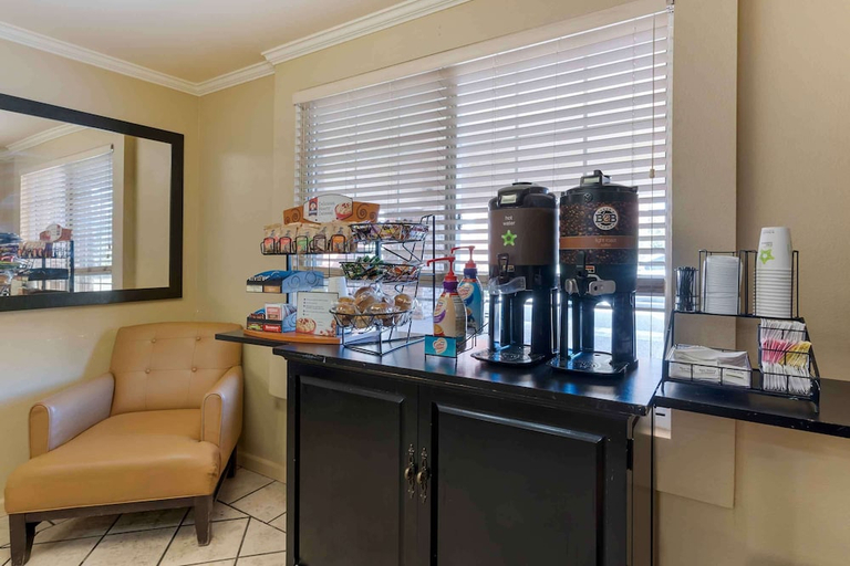 Food & Drinks 5, Extended Stay America - San Jose - Downtown, Santa Clara