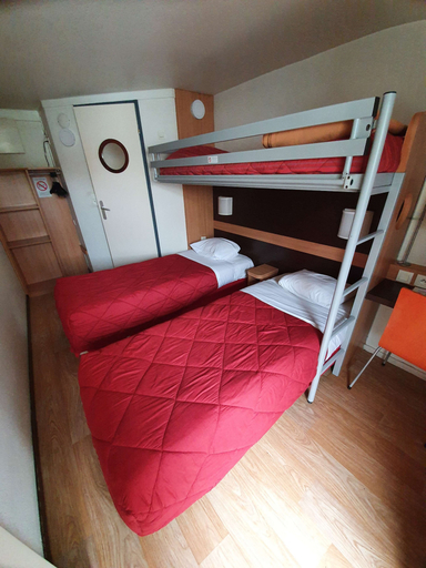 Bedroom 4, Premiere Classe Bethune - Fouquières Les Béthune, Pas-de-Calais