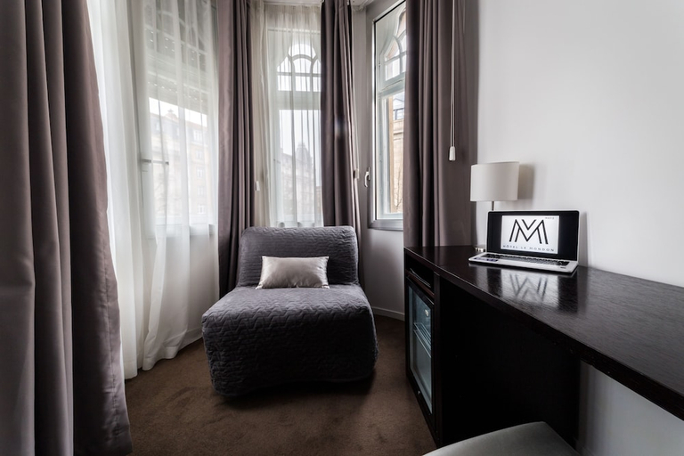 Others 5, Hotel Le Mondon, Moselle