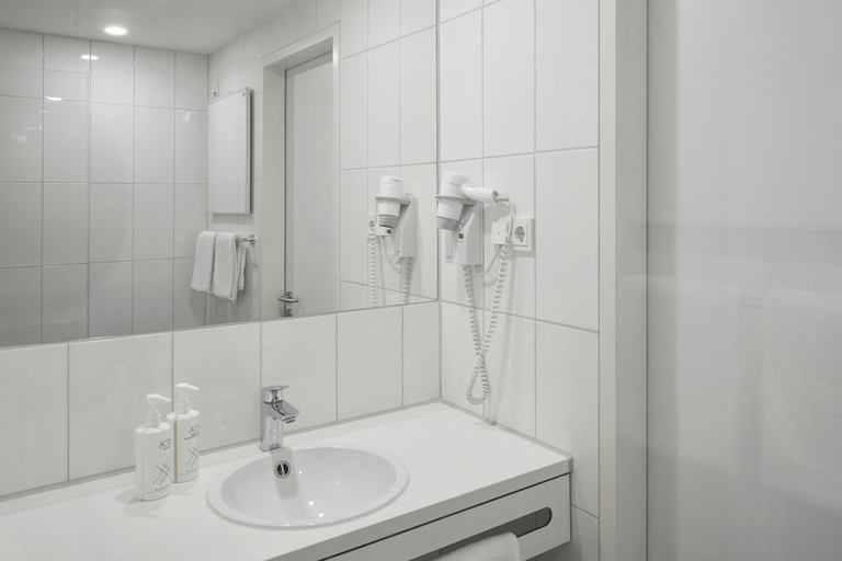 Bathroom 4, Four Points Flex by Sheraton Essen, Essen