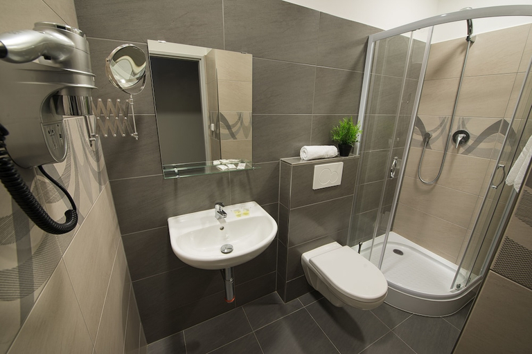 Bathroom 3, Hotel Energie, Praha 17