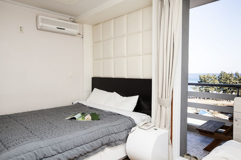 Bedroom 2, Dawoo Resortel, Gangneung