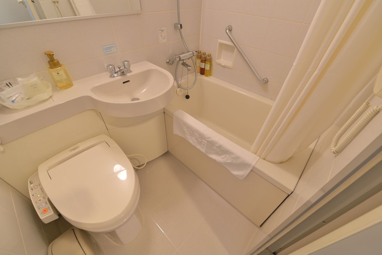 Bathroom 3, Koraku Hotel, Okayama