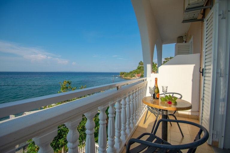 Others 5, Agoulos Inn, Ionian Islands