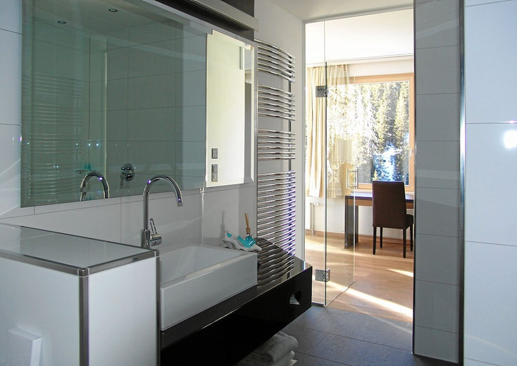 Bathroom 3, Schatzalp Snow & Mountain Resort, Prättigau/Davos