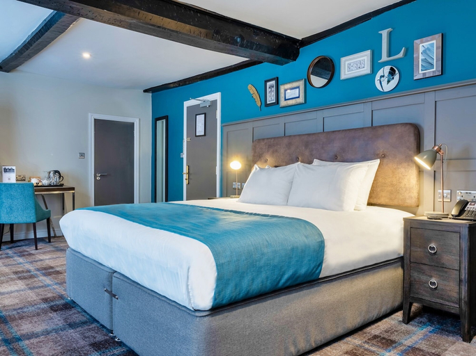 Bedroom 2, Almondsbury Interchange Hotel, South Gloucestershire
