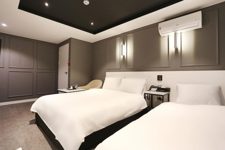 Bedroom 2, Louis Hotel, Gangneung