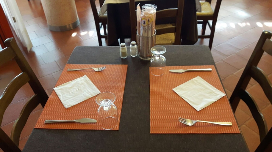 Others 5, Hotel Europa, Rovigo