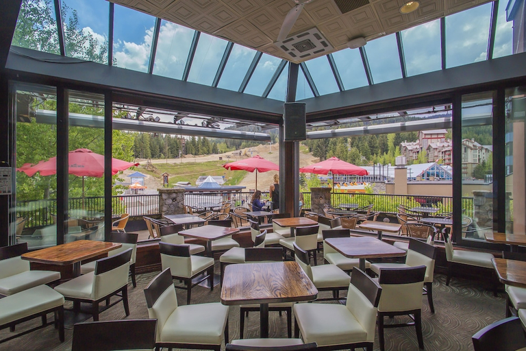 Food & Drinks 5, Sundial Boutique Hotel, Squamish-Lillooet