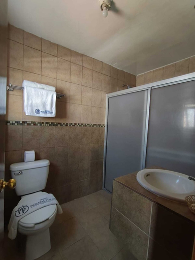 Bathroom 4, Hotel Posada Tolosa, Vetagrande