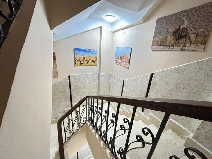 Others 3, Casa Cleopatra Piramidi, Al-Ahram