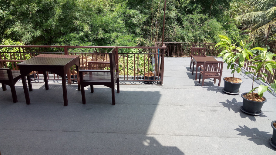 Outdoor dining 3, Angrut Villa, Siem Reap