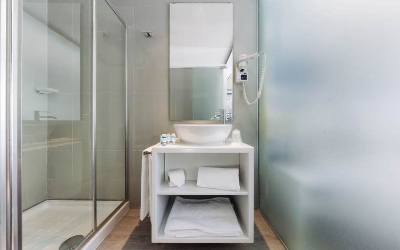 Bathroom 3, Lisbon Sao Bento Hotel, Lisbon
