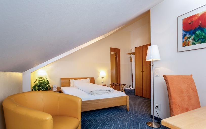 Bedroom 2, Arcus Hotel, Ebersberg