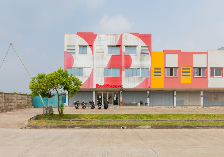 Exterior & Views 2, RedDoorz @ Iodium Residence Cikarang, Cikarang