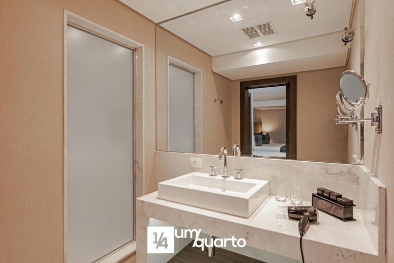 Bathroom 4, Edificio Praca Osorio, Curitiba