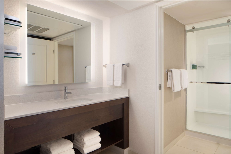 Bathroom 3, Sonesta Es Suites Fresno, Fresno