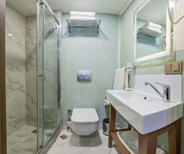 Bathroom 5, Taximist Hotel, Beyoğlu