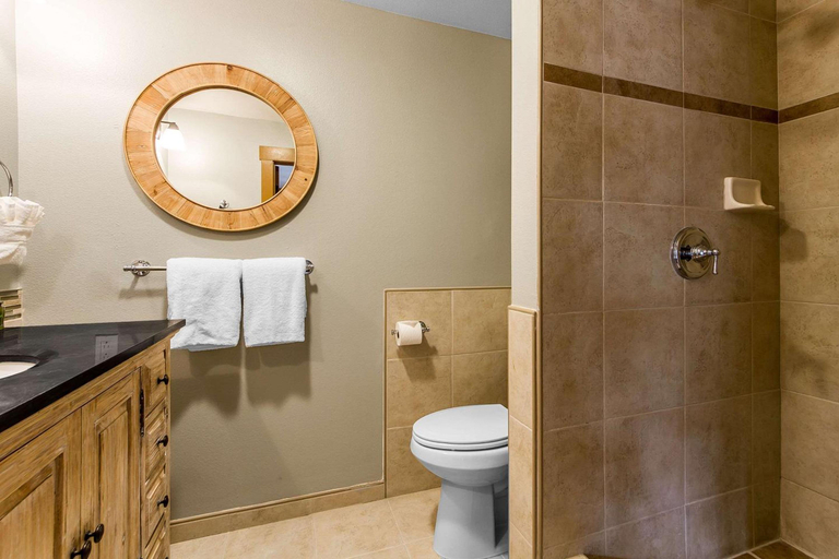 Bathroom 5, Sierra Sky Ranch, an Ascend Hotel Collection, Madera