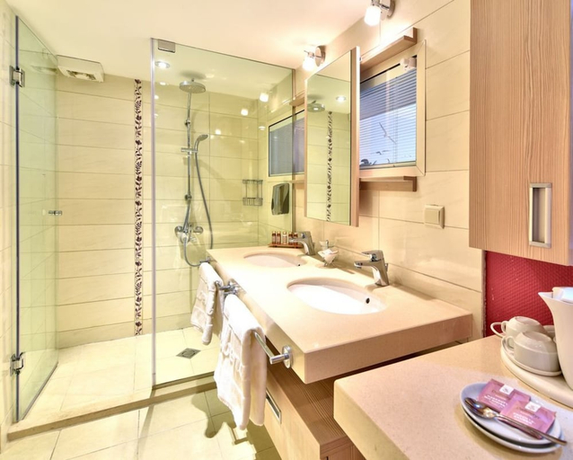 Bathroom 3, MARITIM Hotel Amelia, Balchik