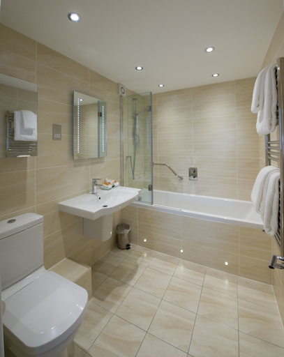Bathroom 4, Carlyon Bay Hotel, Cornwall