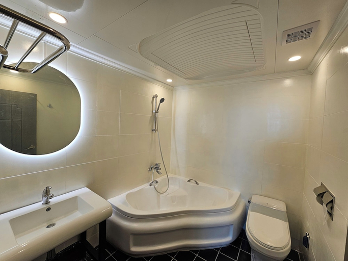 Bathroom 3, Bay Resort Tongyeong, Tongyeong
