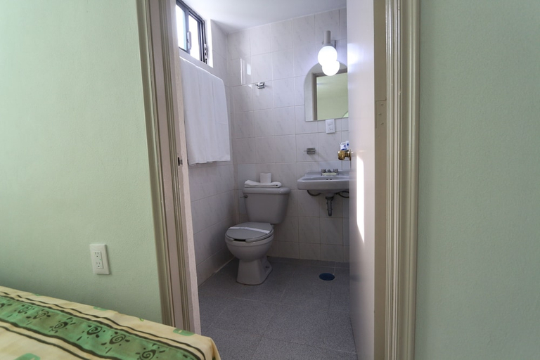 Bathroom 3, Dorados Conventions & Resort, Tlayacapan