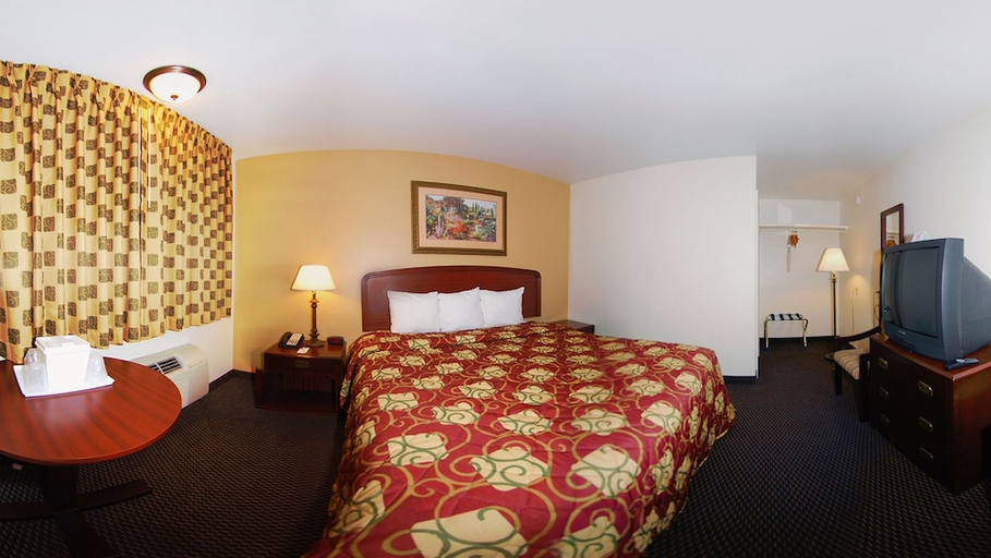 Bedroom 2, Wolf Inn Hotel, Erie