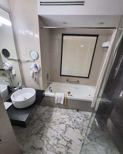 Bathroom 3, Niagara Hotel, Yangcheon