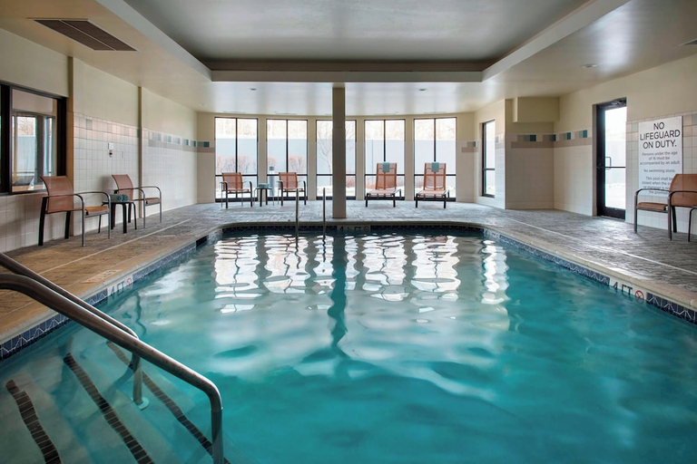 Sport & Beauty, Courtyard by Marriott Lebanon, Hunterdon