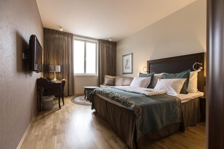 Others 2, Home Hotel Tollboden, Drammen