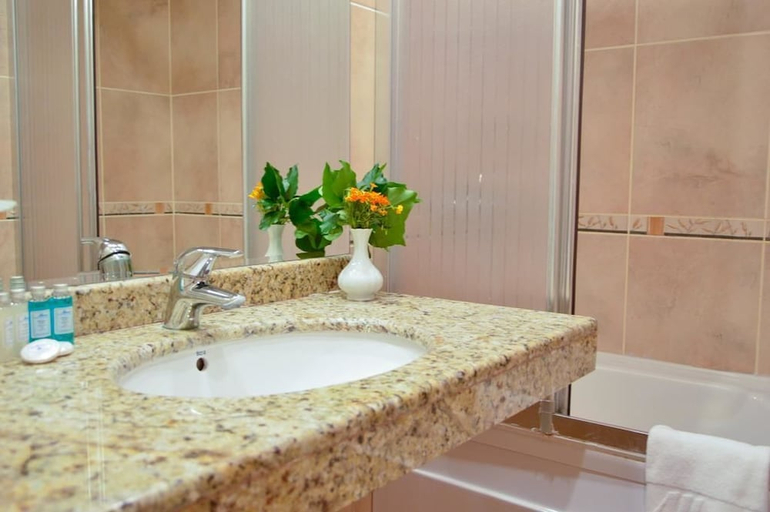 Bathroom 5, Hotel Kaliopa, Balchik
