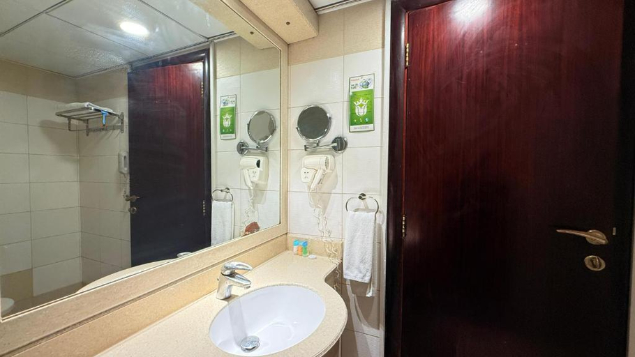 Bathroom 3, Palette Sharjah Aparthotel formerly Royal Tulip, Sharjah City
