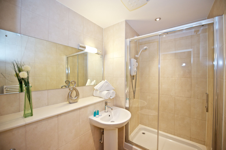 Bathroom 3, Staycity Aparthotels Birmingham City Centre, Birmingham